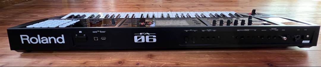 Roland FA-06 シンセサイザー 61鍵盤 送料込み