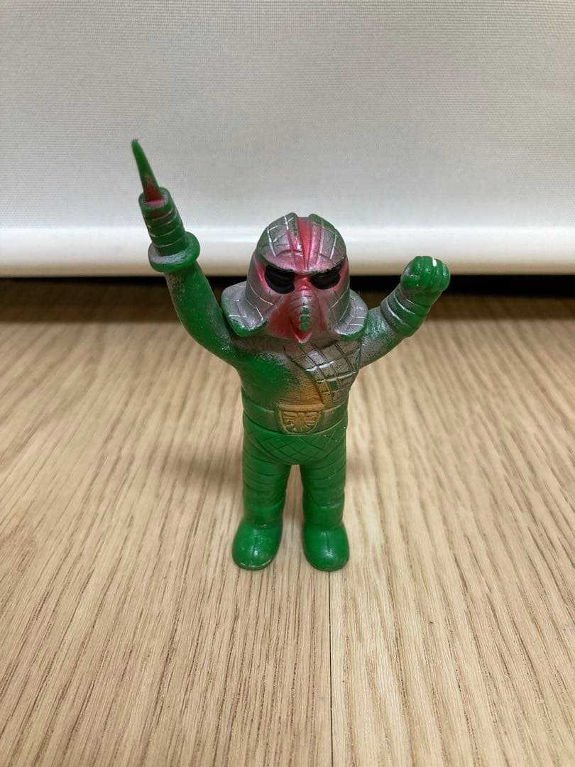 仮面ライダーV3 ナイフアルマジロ　ミニミニソフビ　ポピー　当時物