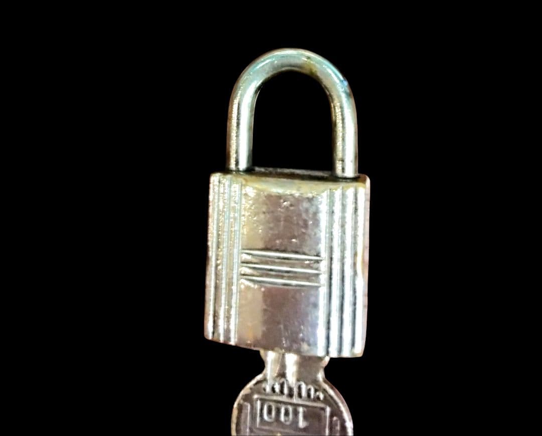 エルメスカデナ＋鍵