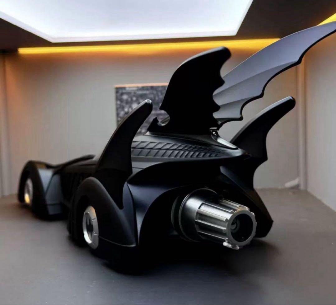 1/18 バットモービル 1995 バットマン 合金車　ミニカー