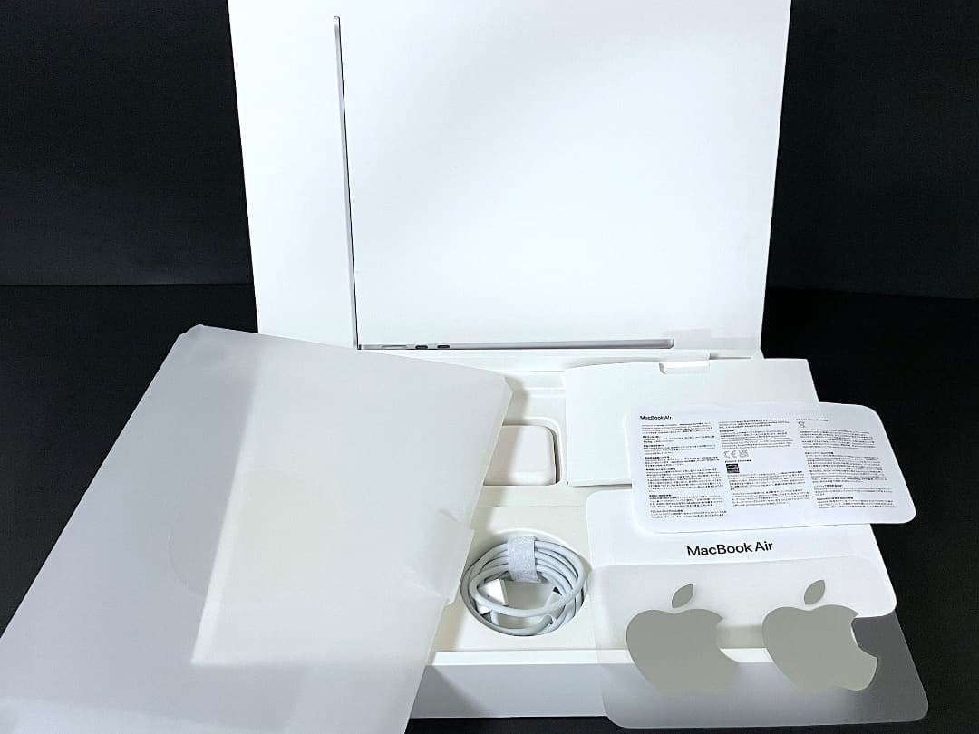 【美品】MacBook Air （M2, 2022）13.6㌅ 箱付 綺麗