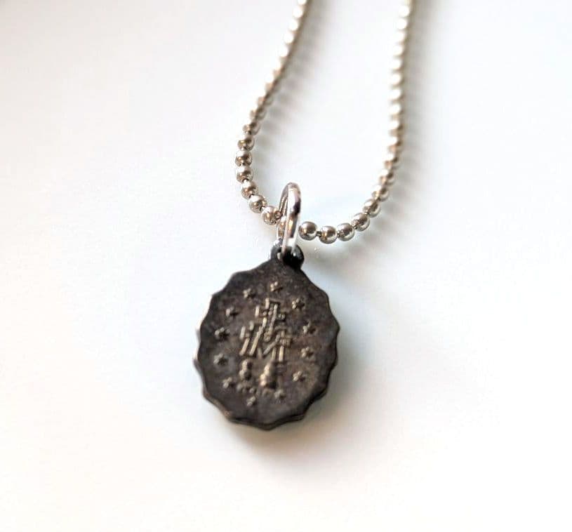 キリスト教チャーム　聖母像 ペンダント ネックレスチャーム