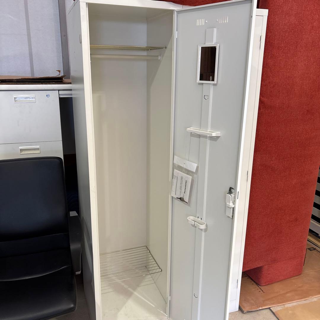 ロッカー　ホワイト　２つ