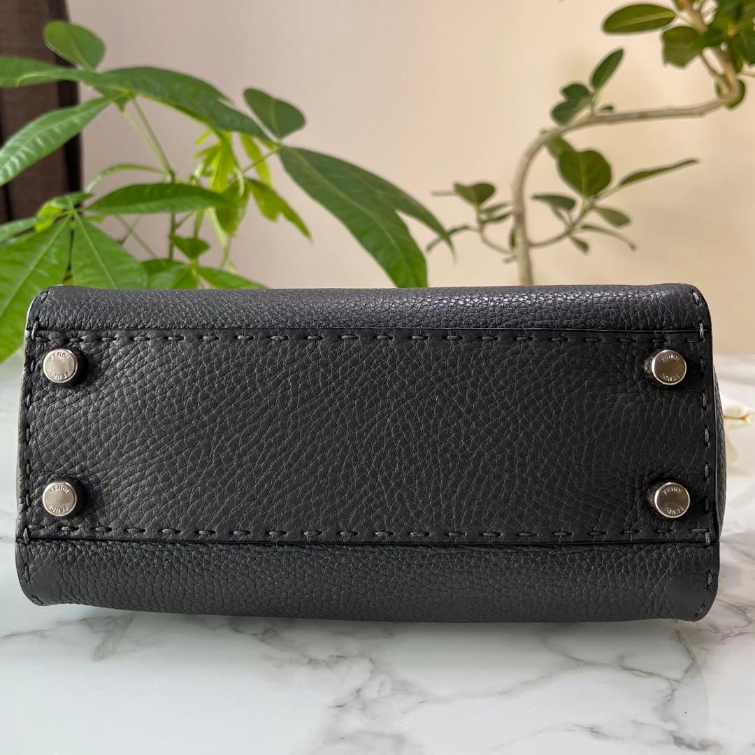 FENDI ピーカブー　ミニ　セレリア レザー　ハンドバッグ　アスファルトグレー