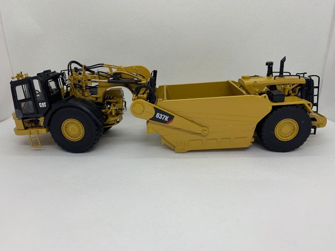 ミニカー CCM 1/48 CAT 637K WHEEL TRCATOR-COAL