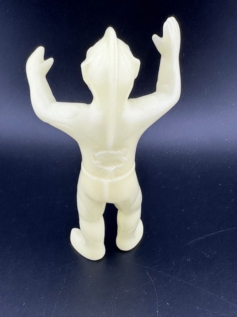 【中古品】ブルマァク　ソフビ　ニセウルトラマン　蓄光　入手困難　フィギュア