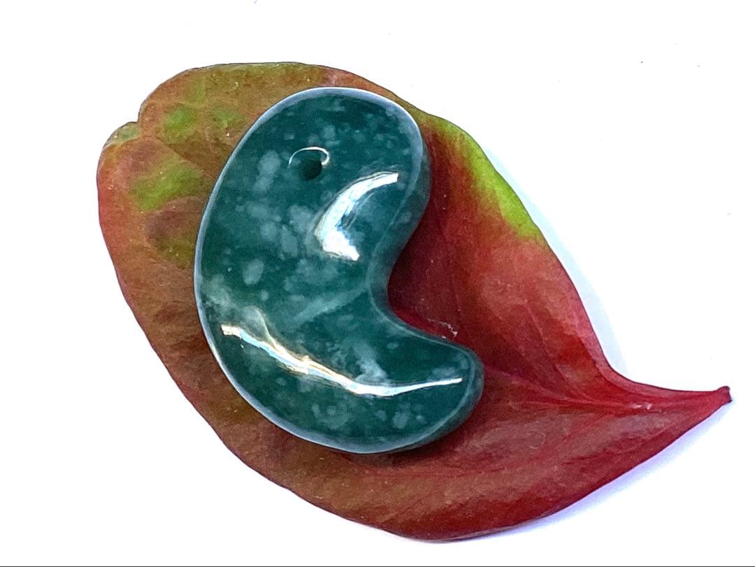 ✳premiumシリーズ　珍‼️希少吉兆雪輪文様 糸魚川青翡翠入りコン沢　鑑別書付