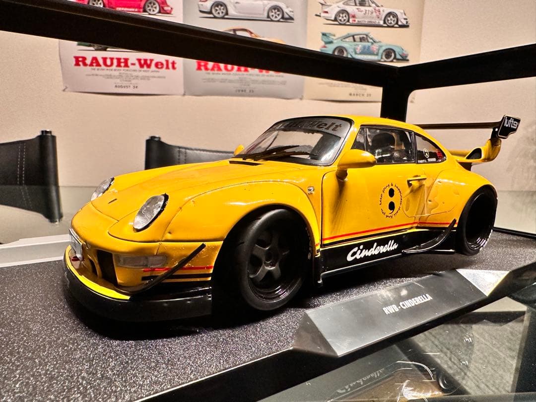 RWB Cinderella イエロー 1/18 ミニカー
