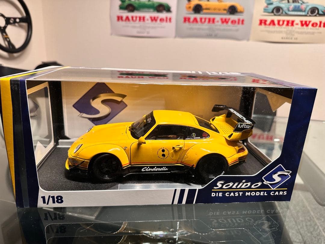 RWB Cinderella イエロー 1/18 ミニカー