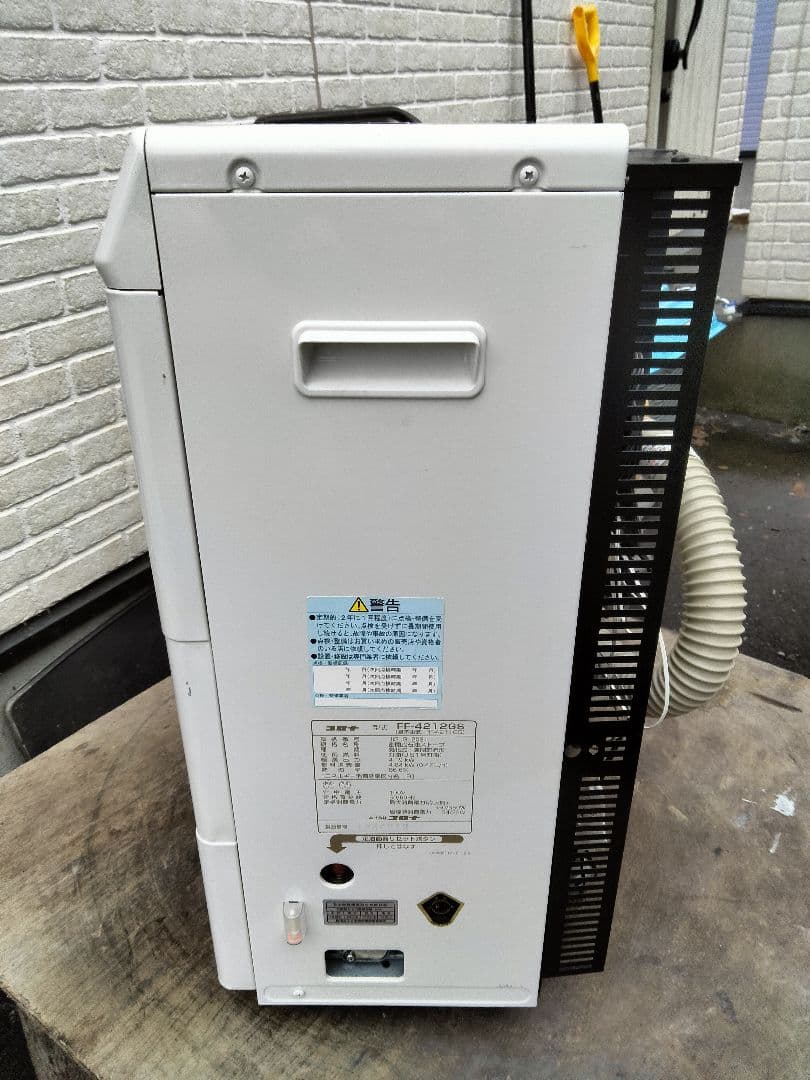 札幌発コロナFF温風石油ストーブ！品番「FF‐4212GS」2012年式中古品