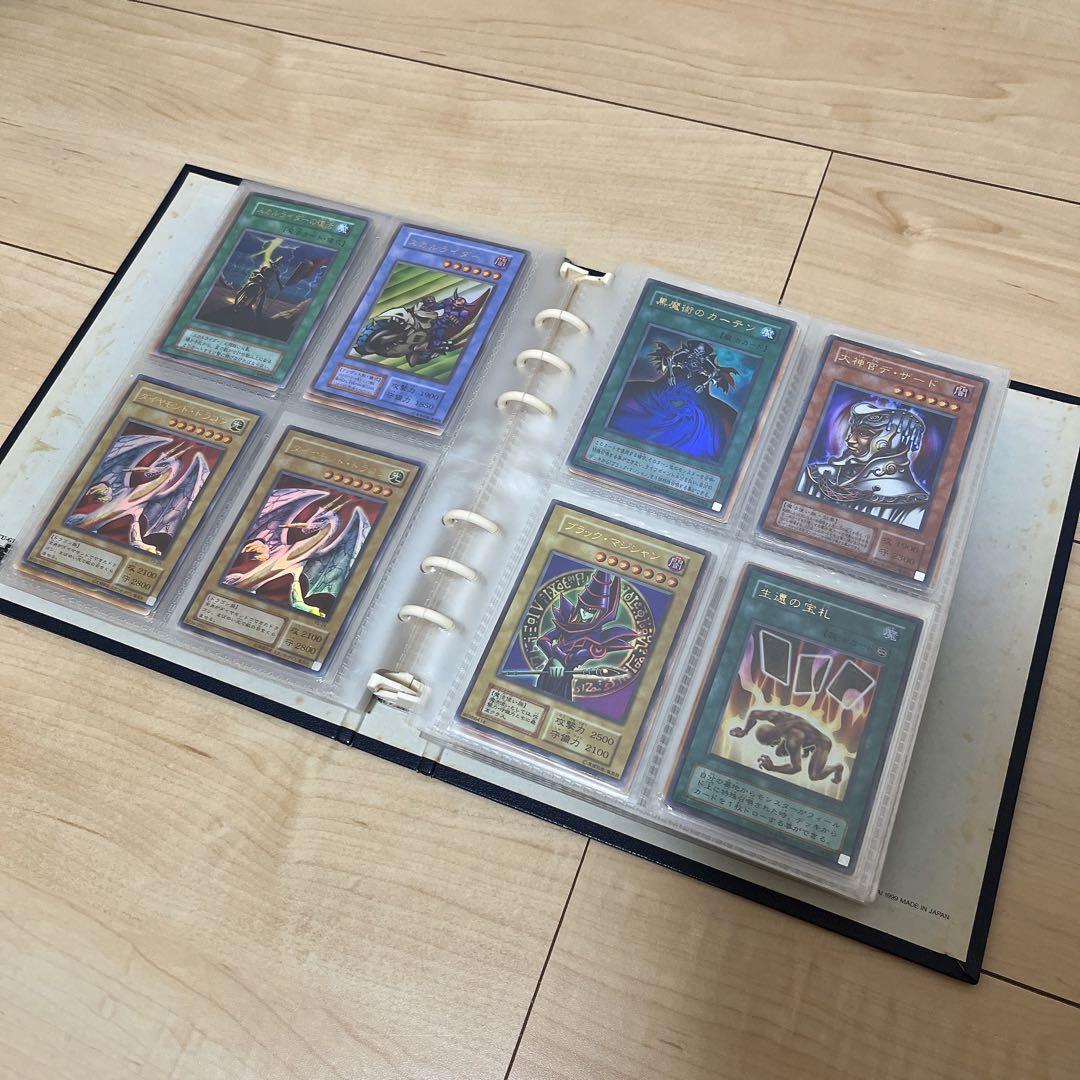 【初期】遊戯王カード　引退品　キラ含む　1054枚　まとめ売り　ファイル付き