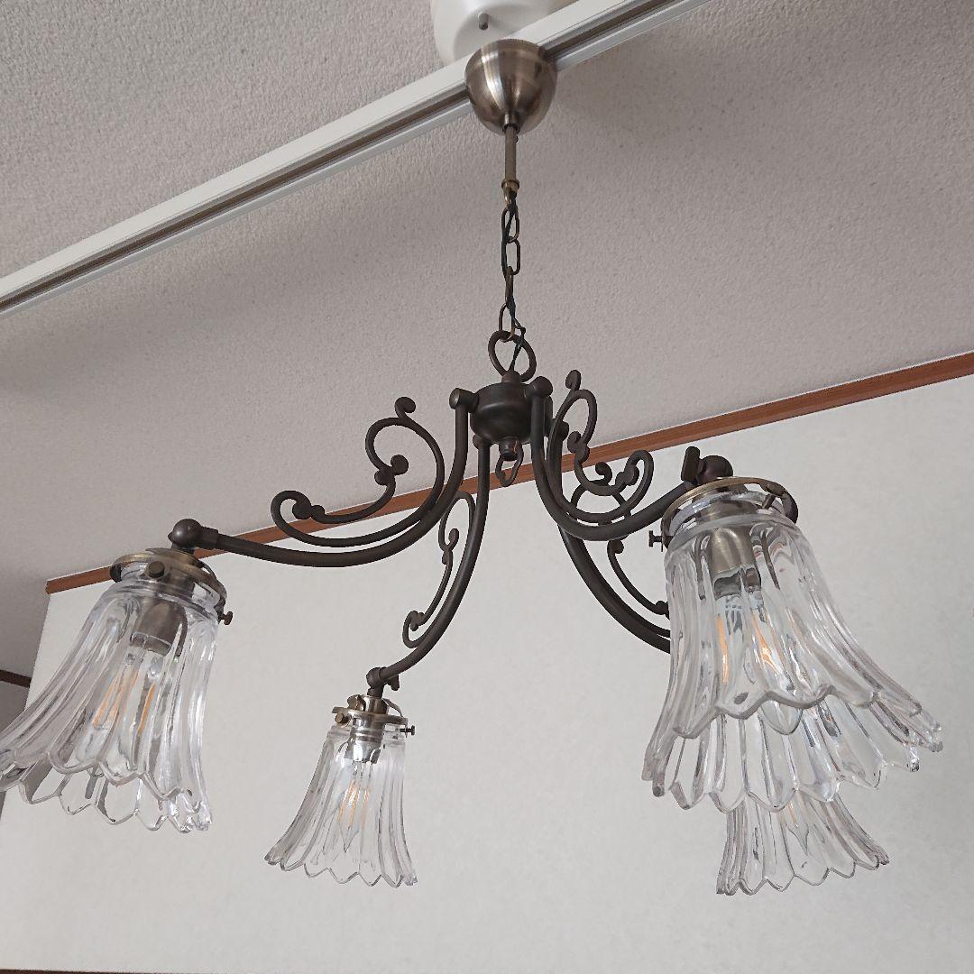 ガラスペンダントライト シャンデリア 4灯 照明器具 アンティーク サンヨウ