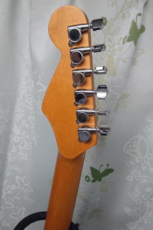 1月20日まで フォトジェニック ストラト ギター タータンチェック