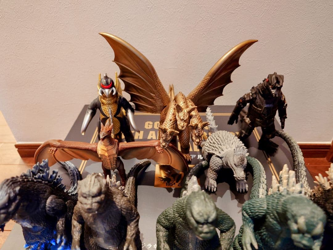 ゴジラ50周年メモリアルボックス ソフビ10体＋カードのみ　GODZILLA