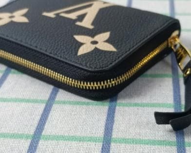 ［美品］ 財布 M83606