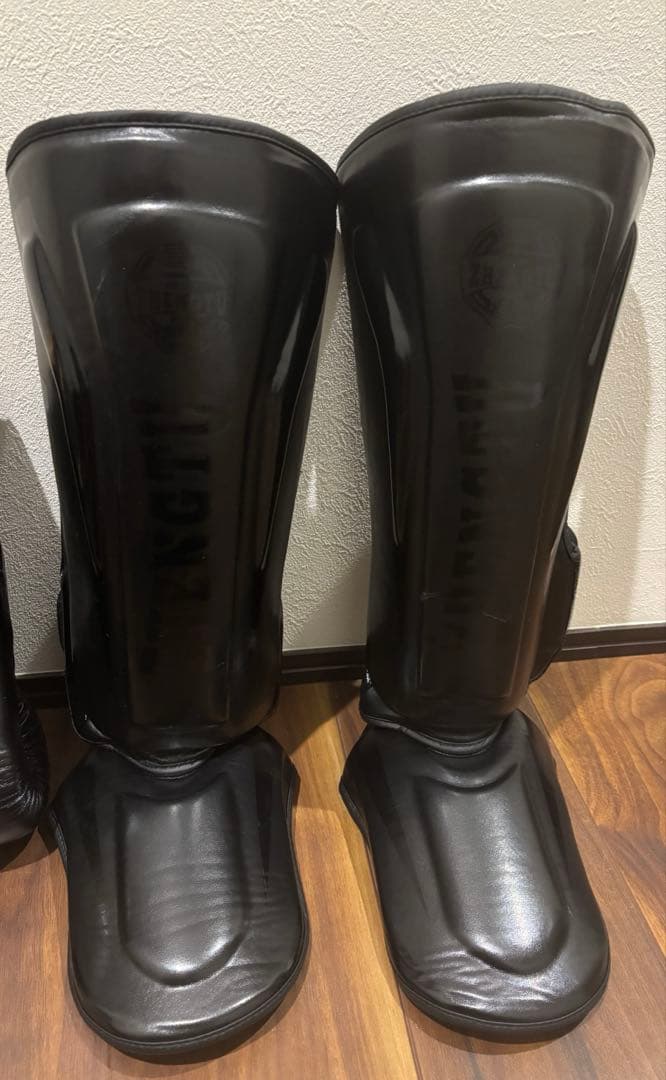 格闘技　ヘッドギアL　グローブ14oz レガースM バンテージXL 膝当てM