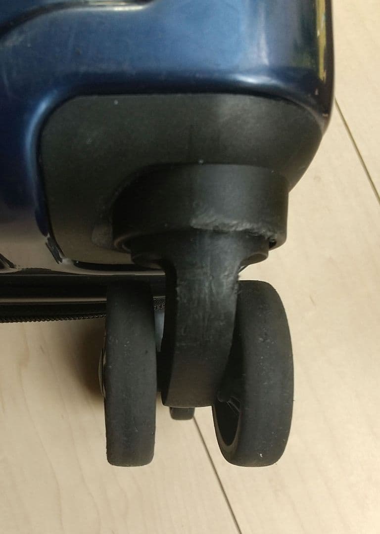 デルセー（DELSEY）ヘリウムエアロ　スーツケース Sサイズ ネイビー