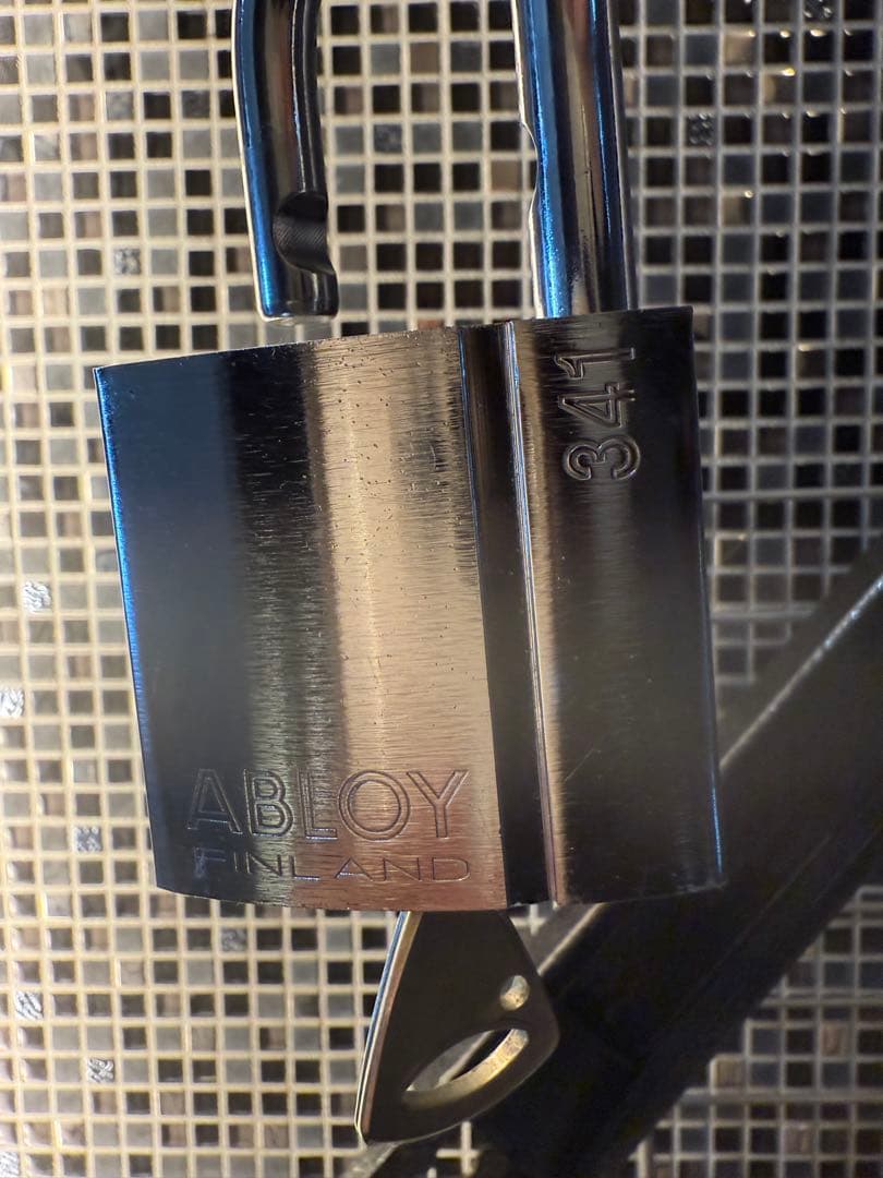 タイヤガード　錠商