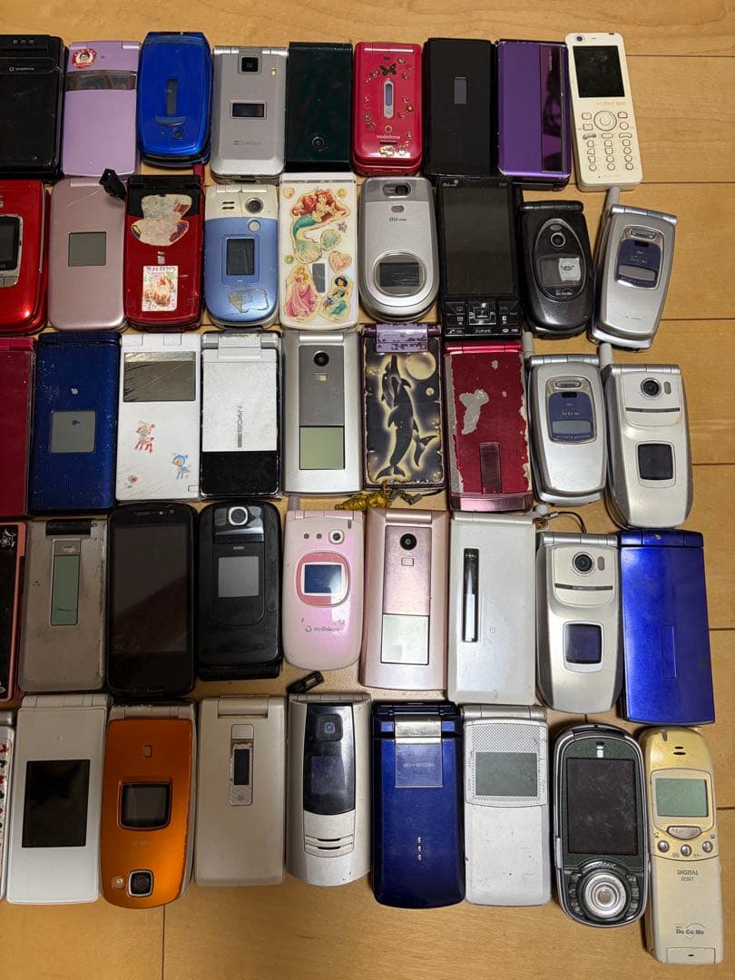 携帯電話　ガラケー　全65台　動作未確認品 修理部品取り専用