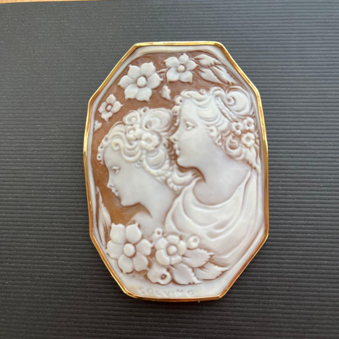 値下げ！K18カメオブローチ　　作家ソルビノ　✨