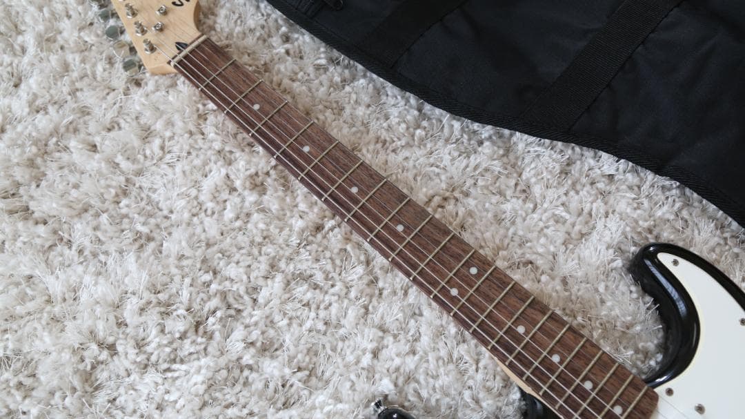 Squier Bullet HSS Stratocaster ブラック　美品