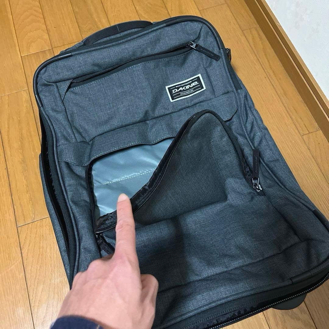 キャリーバッグ　DAKINE 未使用に近い