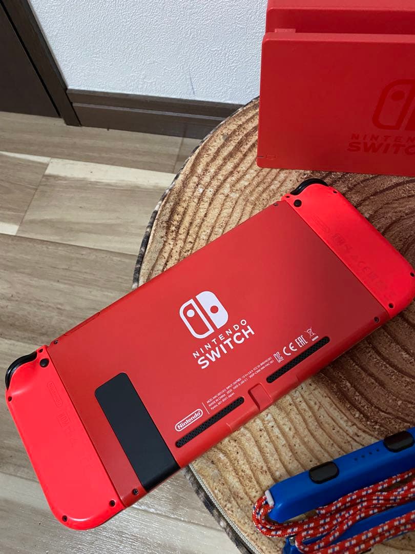 Nintendo Switch ニンテンドースイッチ本体　ネオンレッド　箱無し