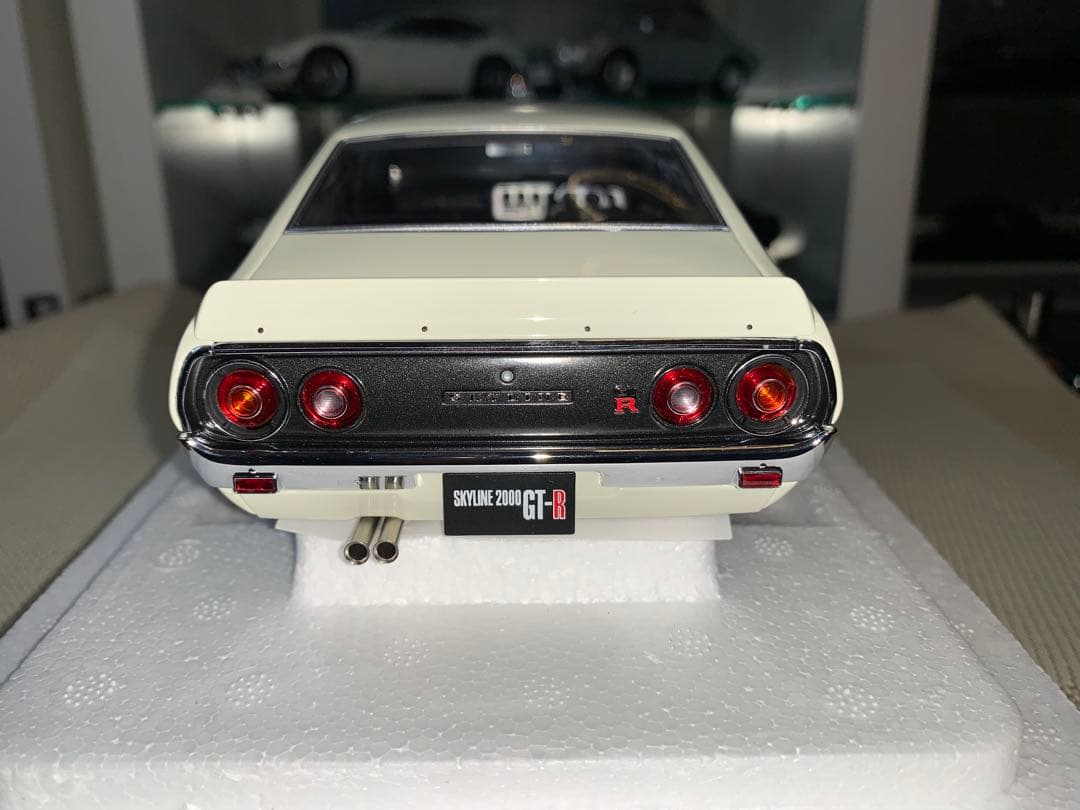 オートアート 1/18 スカイラインGTR カーボンボンネット(シルバー)