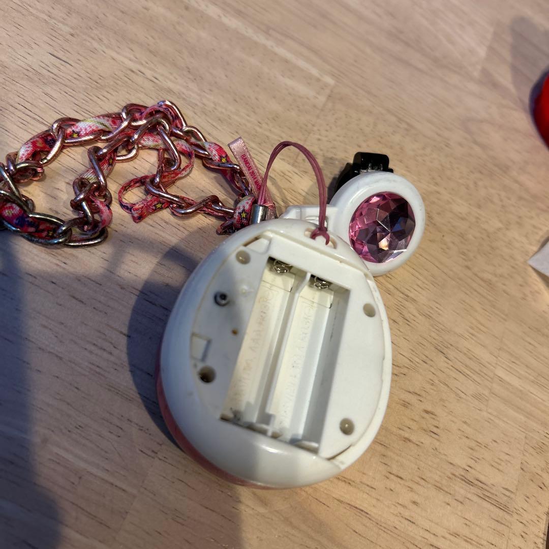 たまごっち4uピンク ハート柄 チェーン付き　希少