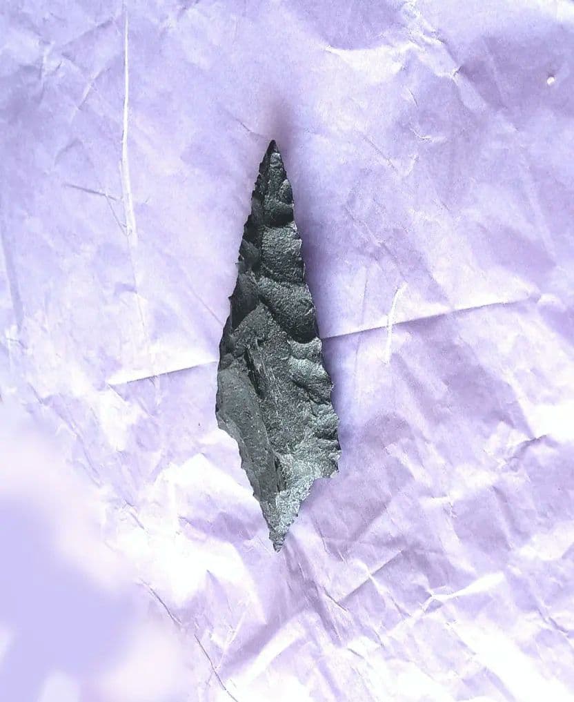 原始人 アイヌ仕様。pro 有舌尖頭器 石器 模写　サヌカイト