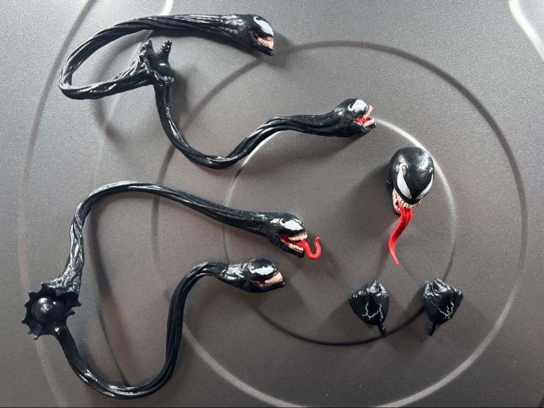 ト*H様 マーベルレジェンド ヴェノム＆カーネイジ