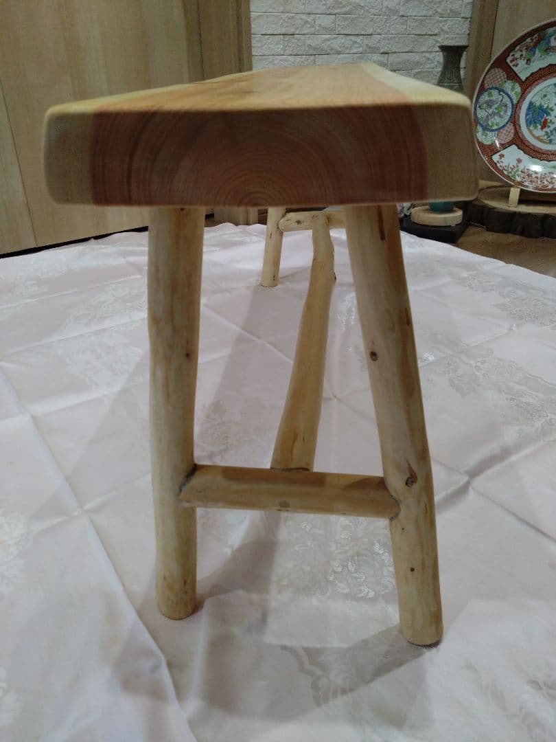 檜のベンチ（71）樹齢約70年、檜の原木の模様、年輪が綺麗に出ております