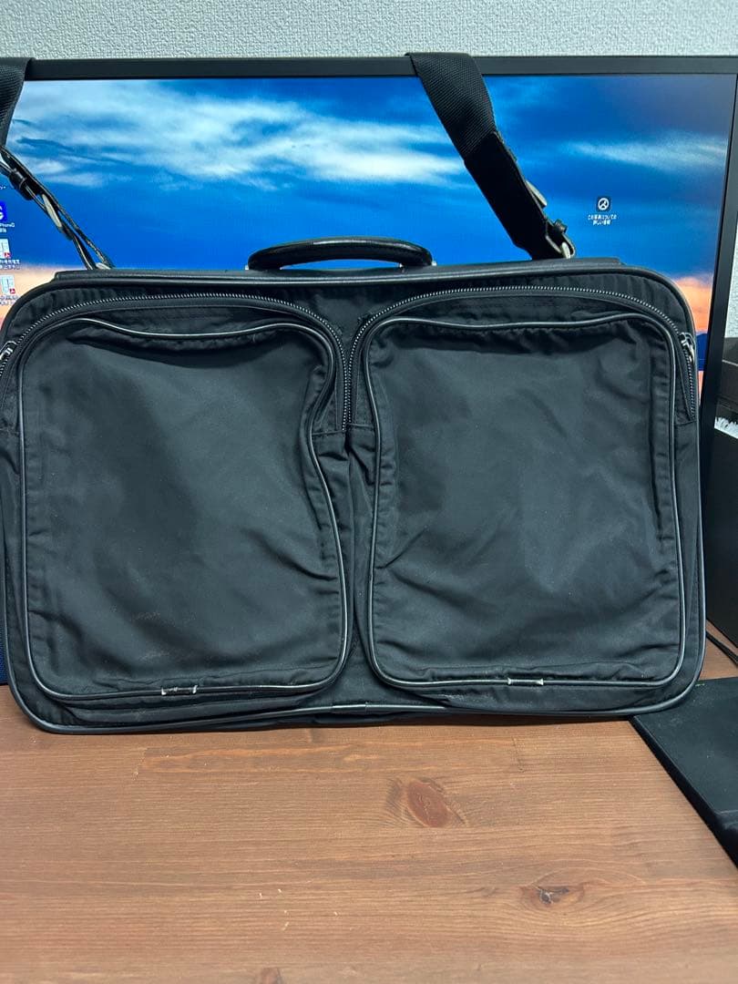 PRADA ブラック ガーメントバッグ