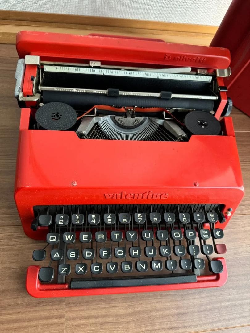 オリベッティ バレンタイン valentine タイプライター 赤