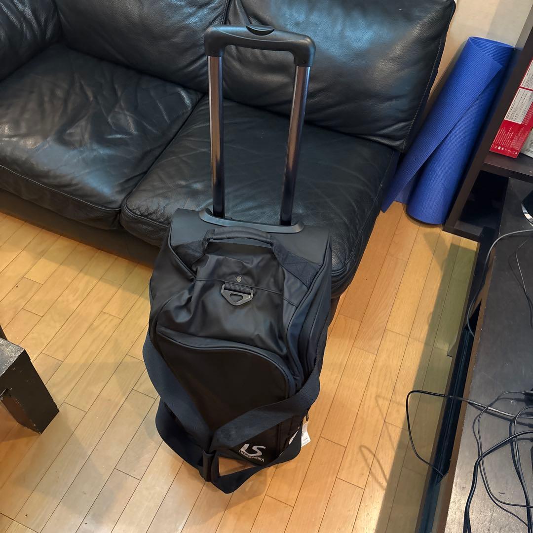 新品未使用　ルースイソンブラ　ブラック　キャリーケース