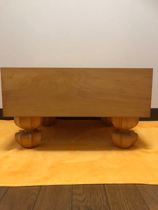 ☆美品☆ 碁盤　本榧足付き(桐蓋、布盤覆い付き)