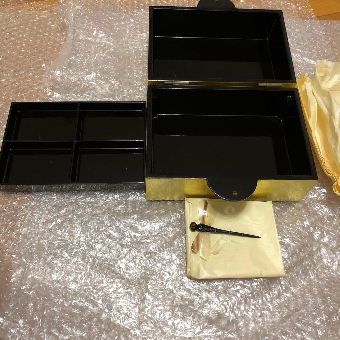 ジュエリーボックス　宝石箱￼ 漆器　　新品未使用￼金色 トンボ装飾付き