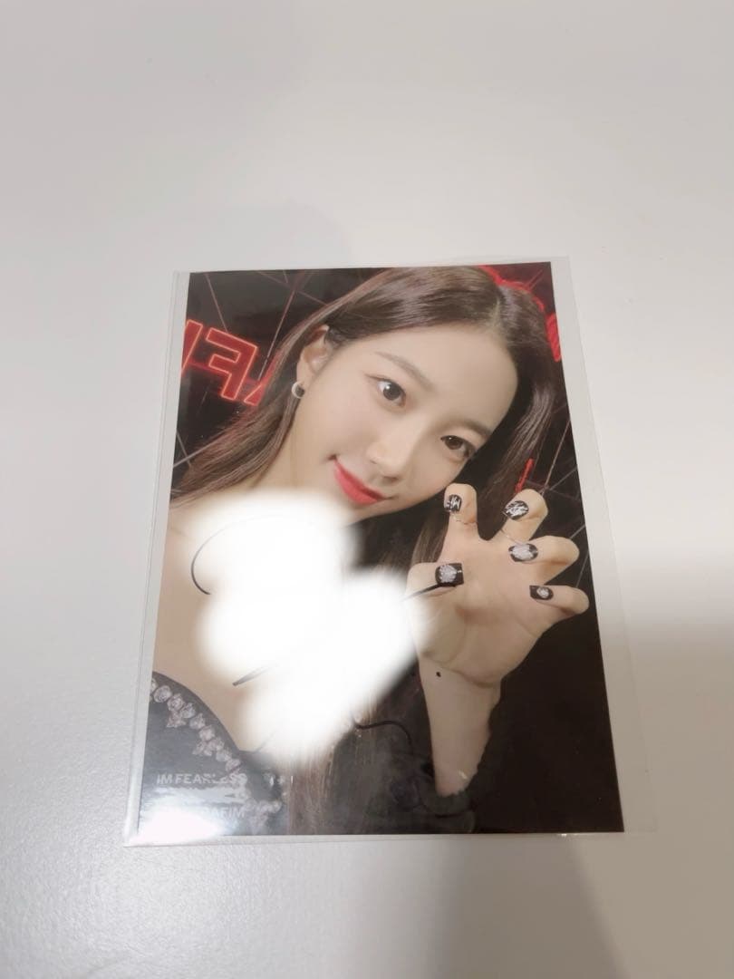 LE SSERAFIM カズハ 直筆サイン 写真 LINEミュージック