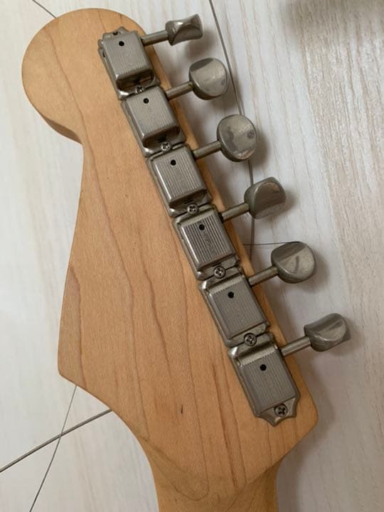 エレキギター ストラトキャスター