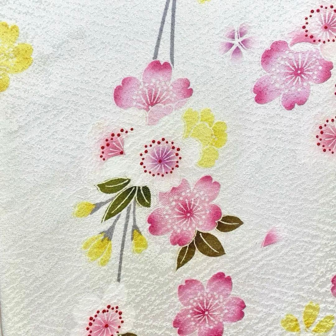 ［振袖］正絹　やわらかい白　ぼかし　桜　菊　草花　毬　流水　地紋　ママ振り