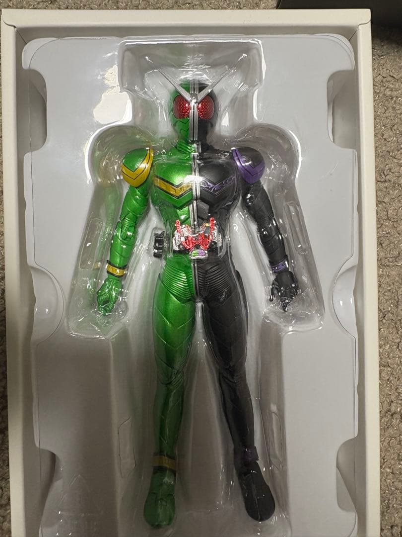 S.H.Figuarts（真骨彫製法）仮面ライダーW サイクロンジョーカー