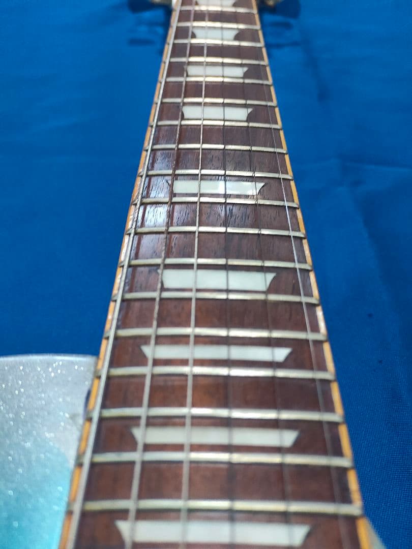 レスポール モデルブランドエレキギター 青色のグラデーション