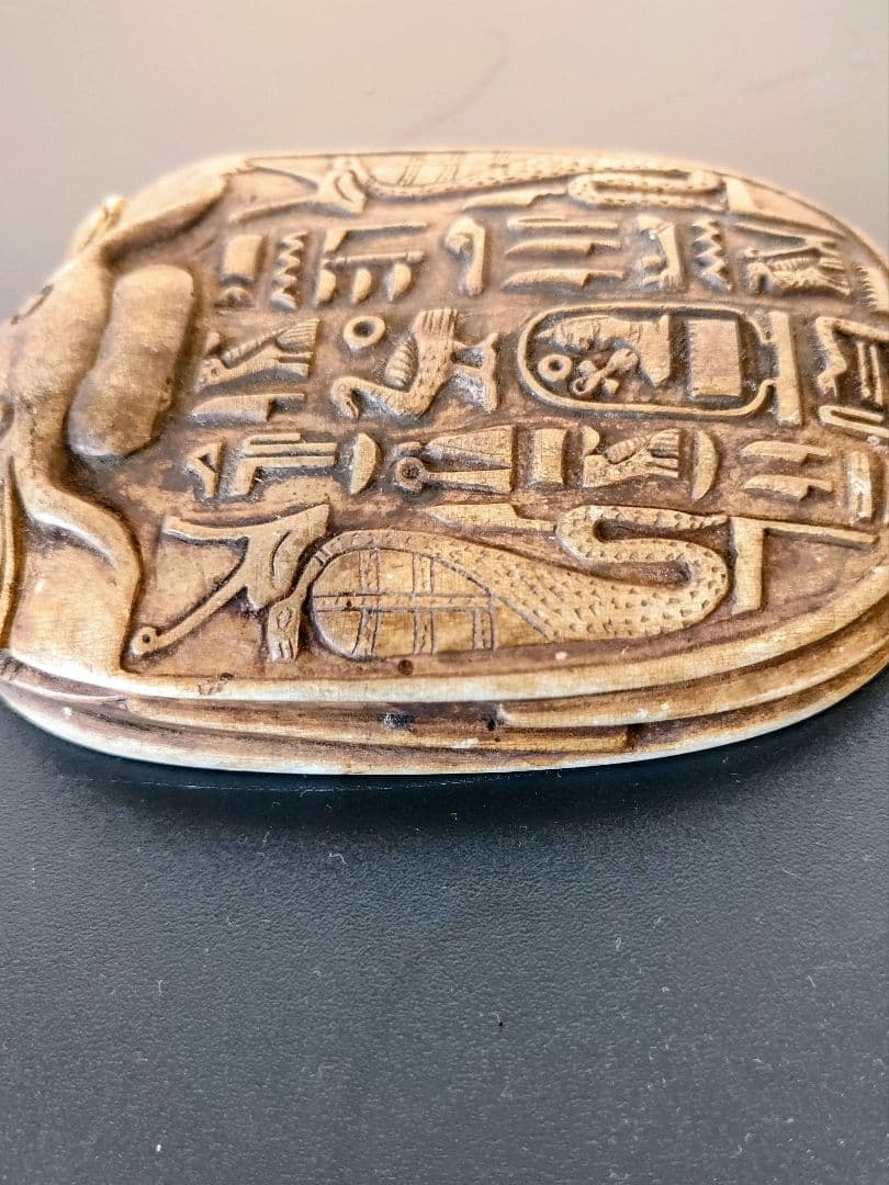 ヴィンテージ　エジプト　アピス神雄牛頭のスカラベ石彫り