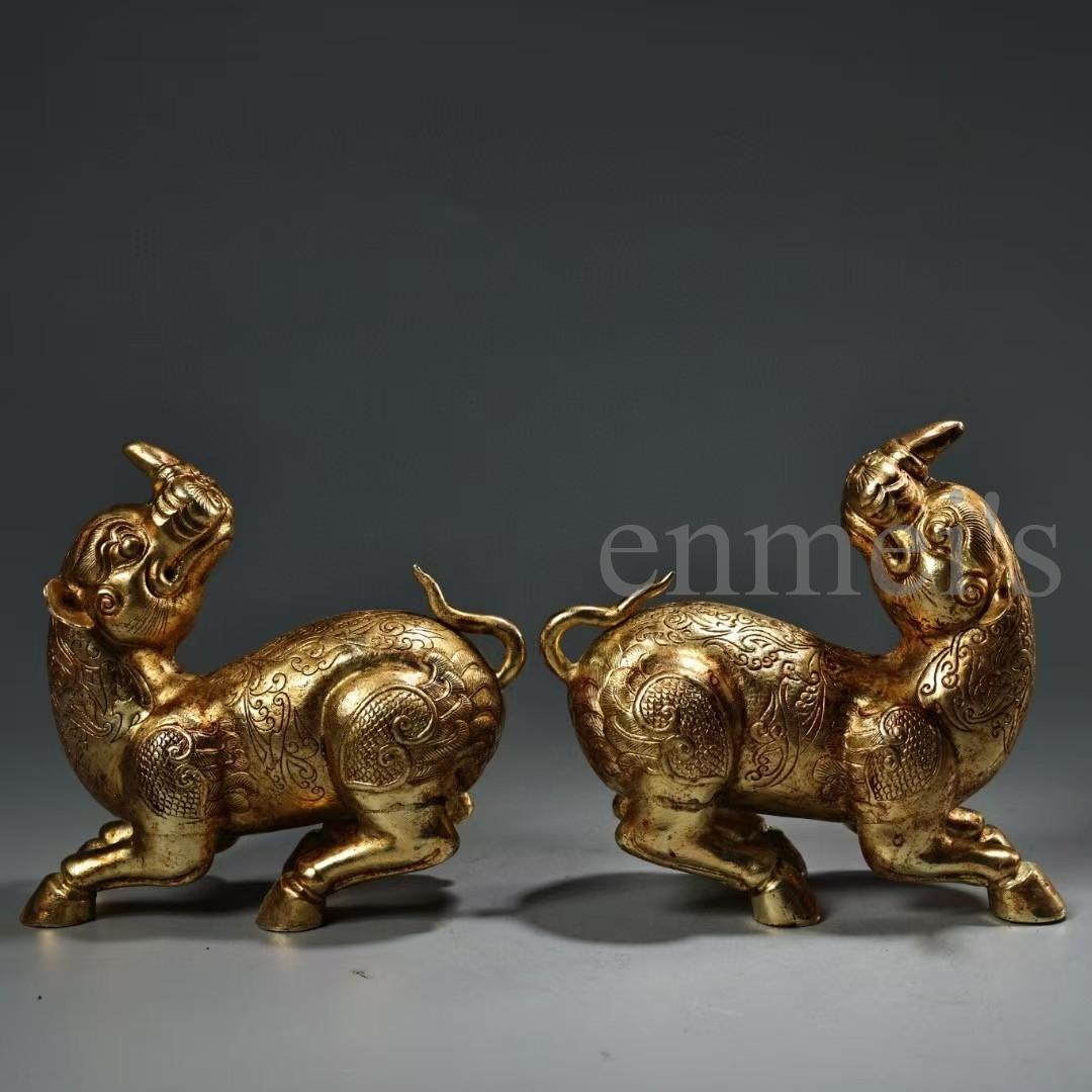 純銅製 鎏金 回頭獣 彫刻置物／一対セット