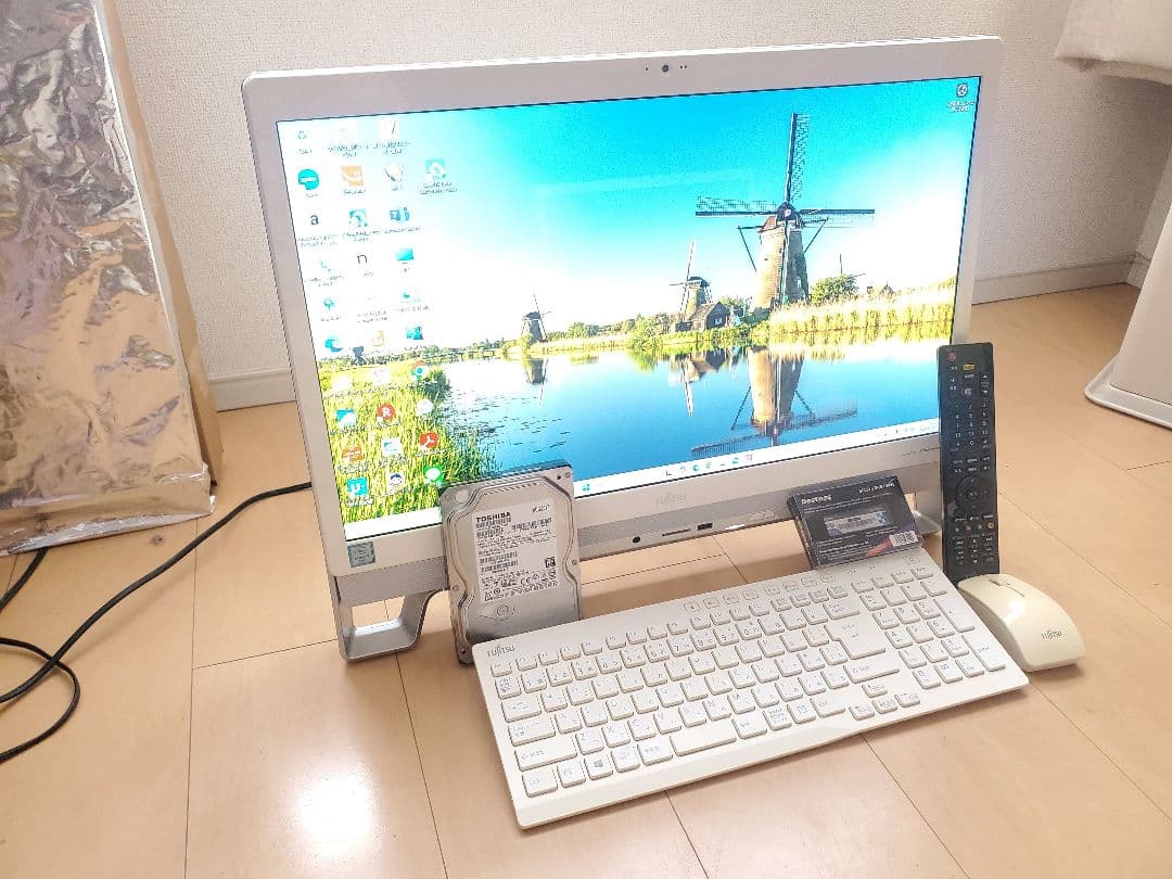 FMV FHシリーズ/i7-6700T/SSD512GB/16GB/DVD-S