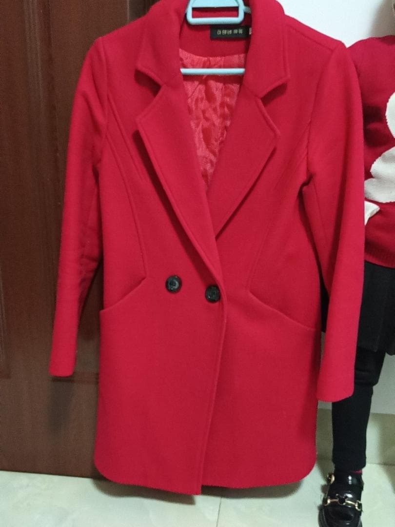 プチバトー 赤いダブルブレストコート