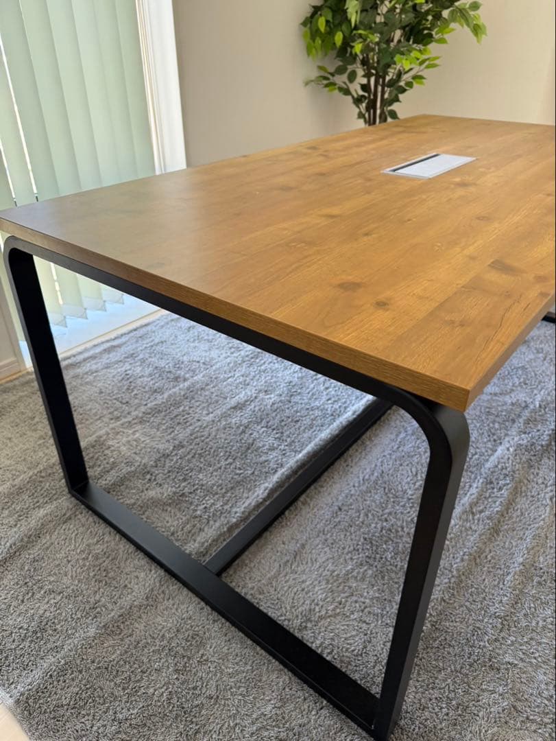 メティオ　配線ボックス付きミーティングテーブル　幅180 オフィスコム