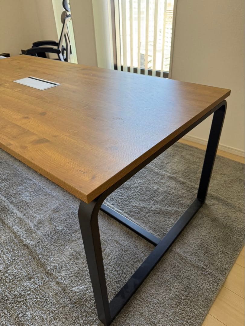 メティオ　配線ボックス付きミーティングテーブル　幅180 オフィスコム