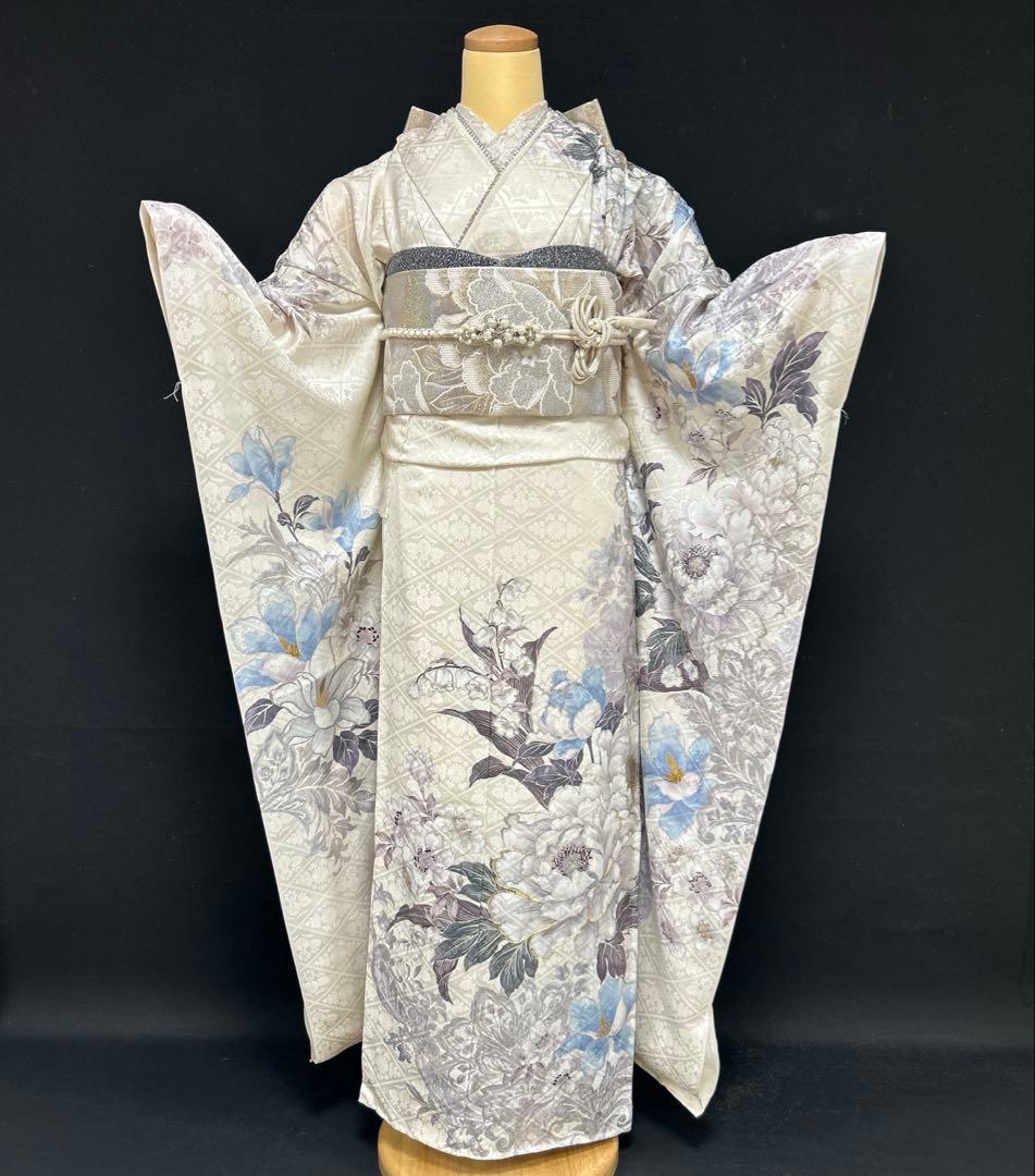 白地　上品な牡丹に木蓮の振袖フルセット