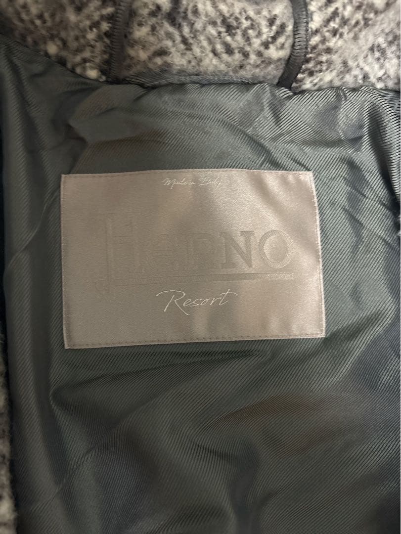 HERNO フード付きダウンジャケット グレー系